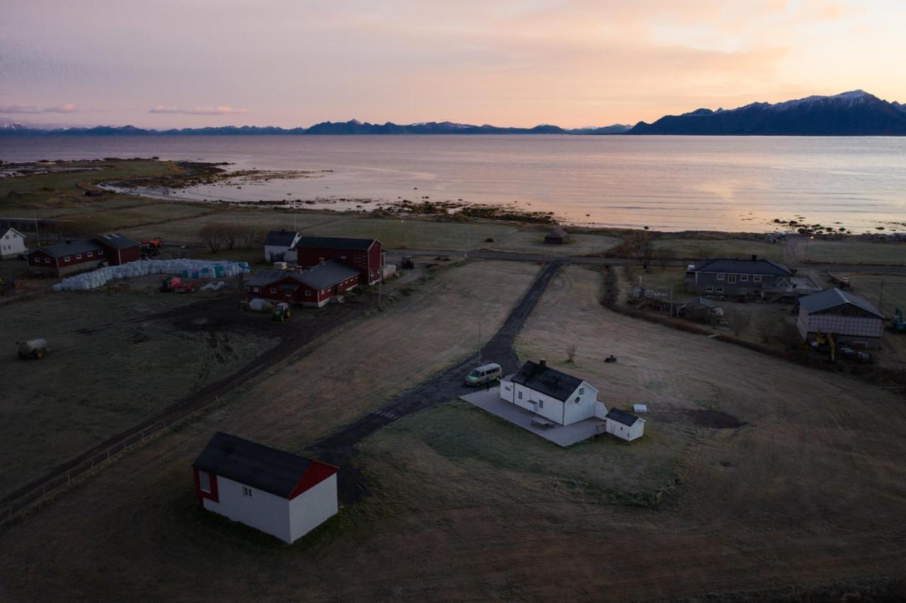 Narnia Lodge Lofoten Gimsoy Exterior photo